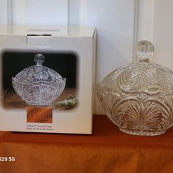Fifth Avenue Crystal  Lisbon 8" Covered Candy Crystal
