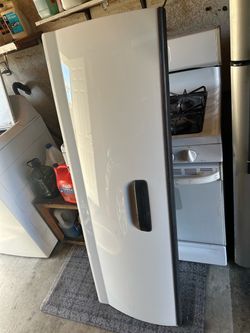 2012. Toyota. Tacoma. Tail gate. Parts