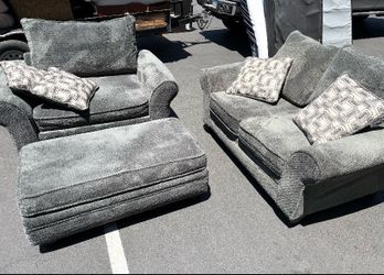 Grey 3 piece couch set
