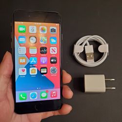 iPhone 7 - UNLOCKED - Like New  