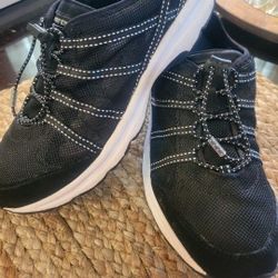 Lands End Woman's Sneakers 