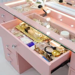 I'm selling a new vanity.