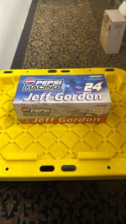 Jeff Gordon #24 Pepsi Racing 1:24 Scale Die Cast Stick Car 2000