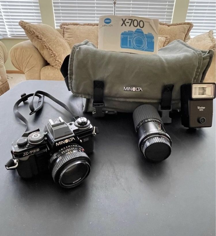 Minolta X700