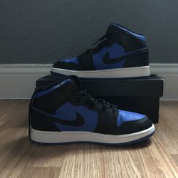 Air Jordan 1 Mid (GS) Royal Blue And Black