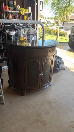 Entrance table