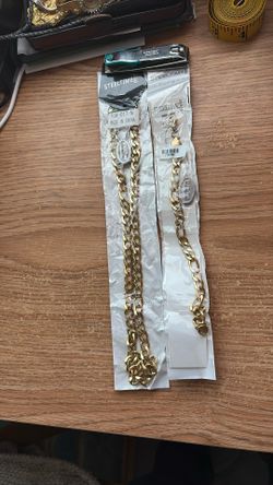 Golden Tone Link Chain Necklace And Bracket Set