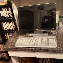 Up Packard Model”hpw1907” Key Board And 17” Screen Works Fine