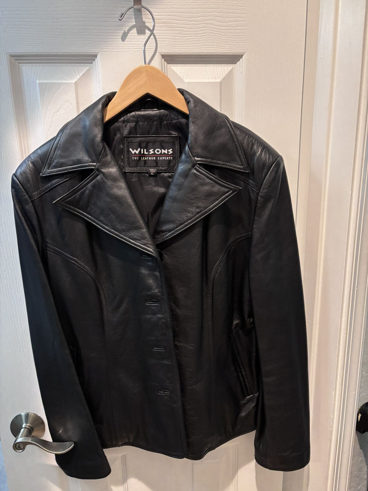 LEATHER JACKET (Ladies XL) (Location: WESTON)