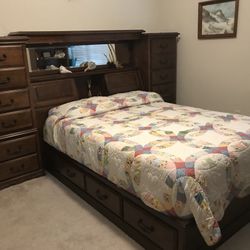 Queen Size Bedroom Set
