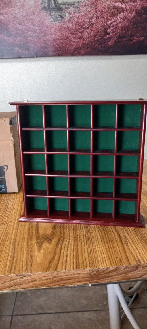 Wood Wooden Wall Desk Open Display Case For Thimbles Golf Balls Little Trinkets Etc 25 Squares Great Condition