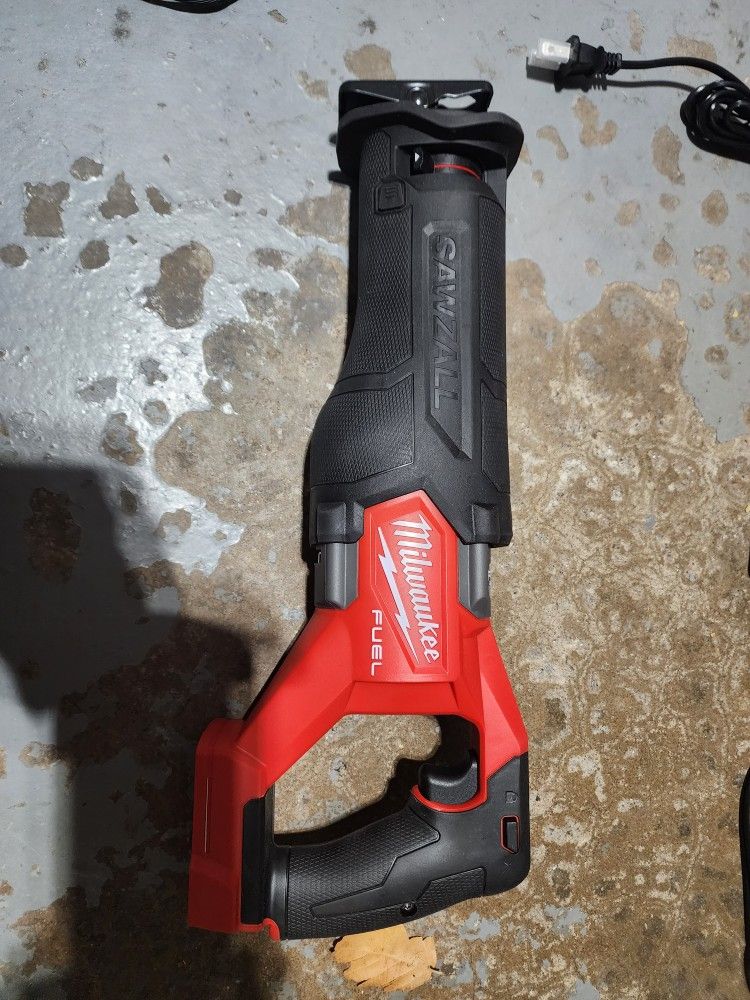 Milwaukee Sawzall M18 