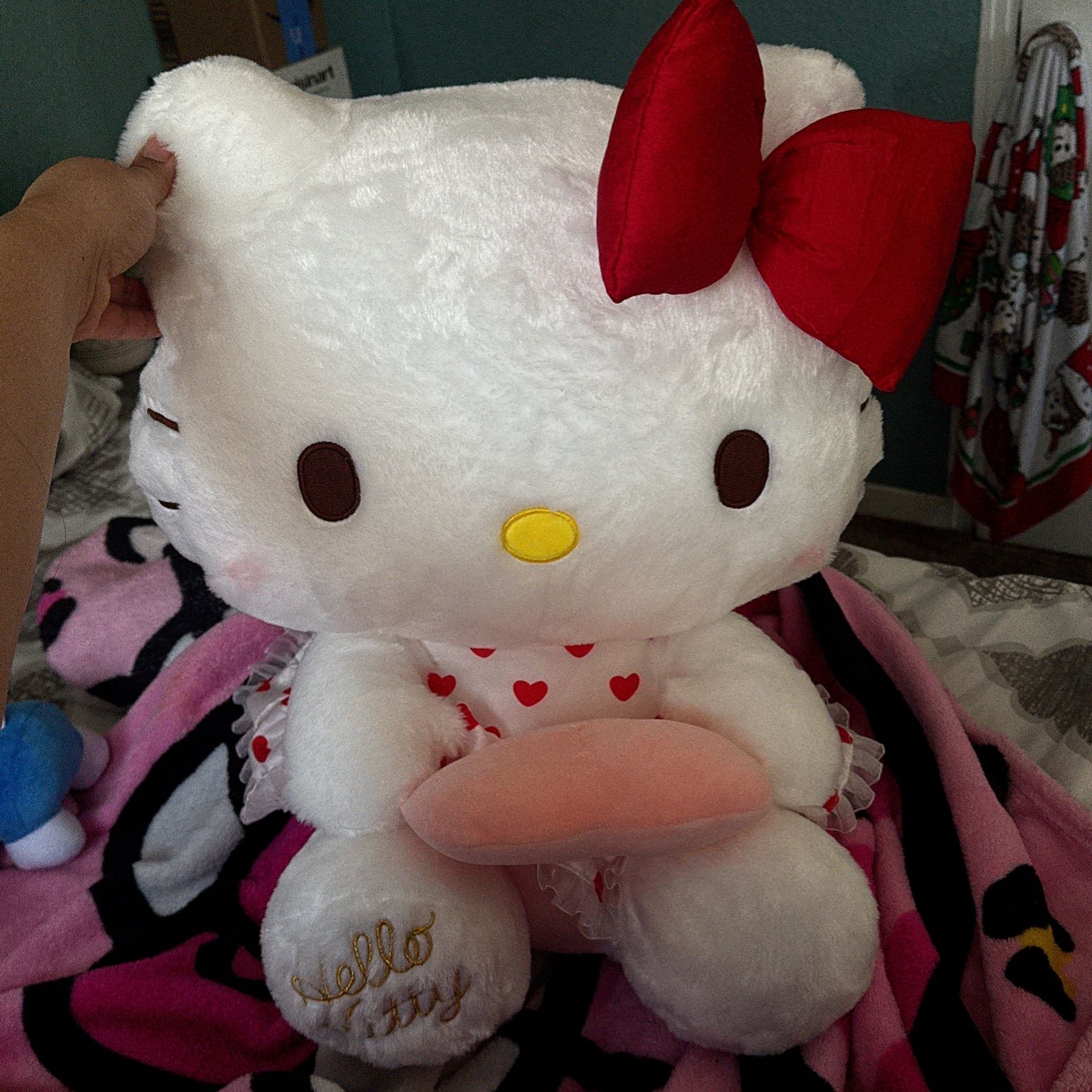 Giant Hello Kitty Plushie 