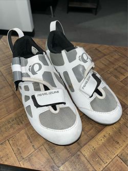 Pearl Izumi Tri Fly V Size 39 EU Cycling Bike Riding Shoes White Gray