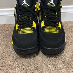 Yellow Thunder, Fours