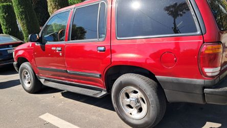 2000 Ford Explorer