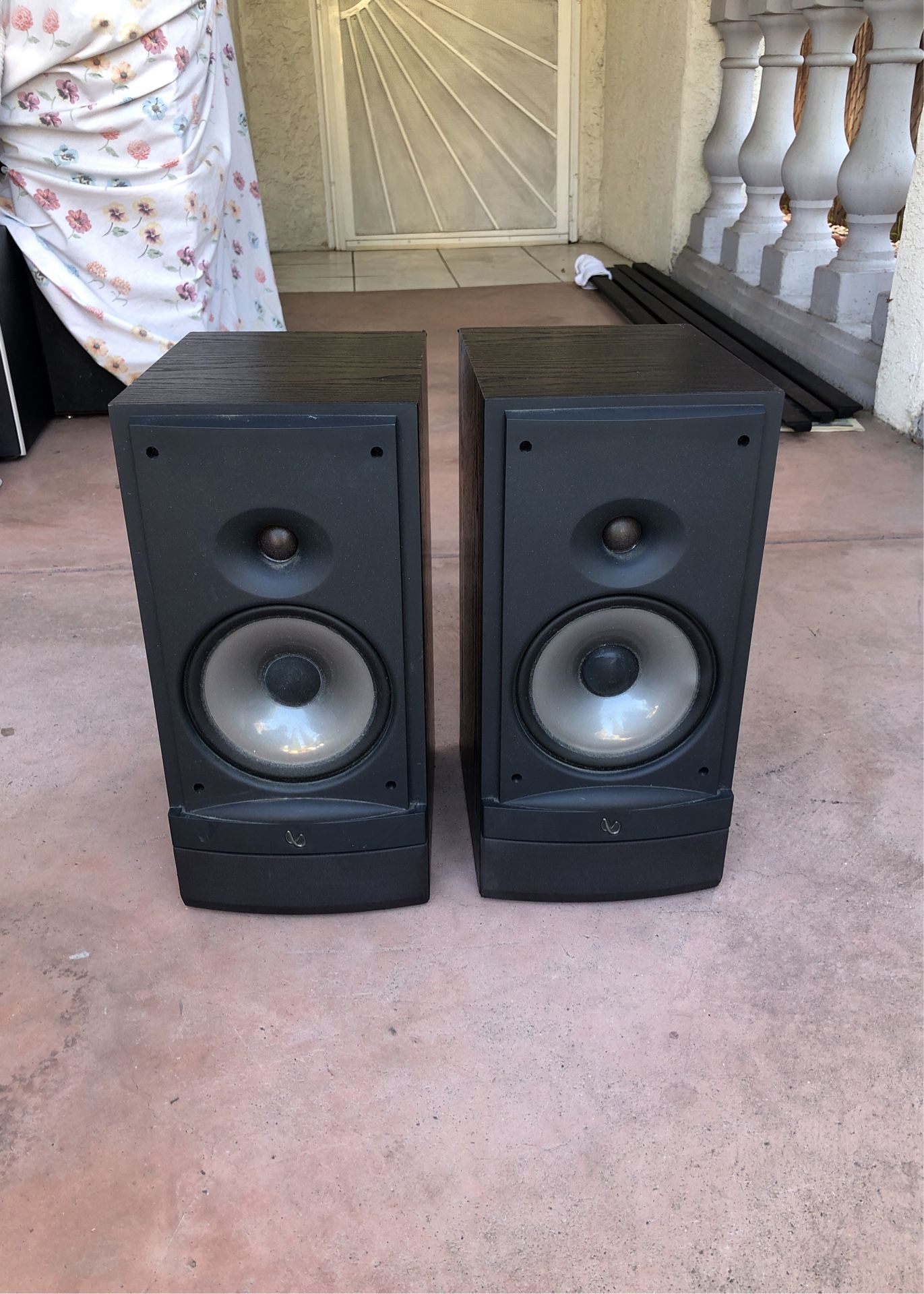 Infinity Bookshelf Speakers Sets.