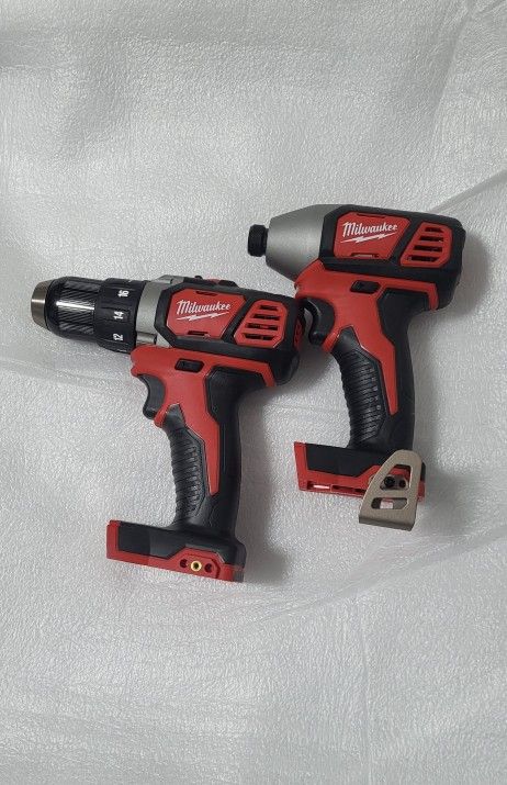 MILWAUKEE M18 CORDLESS SET OFF DRILLS
