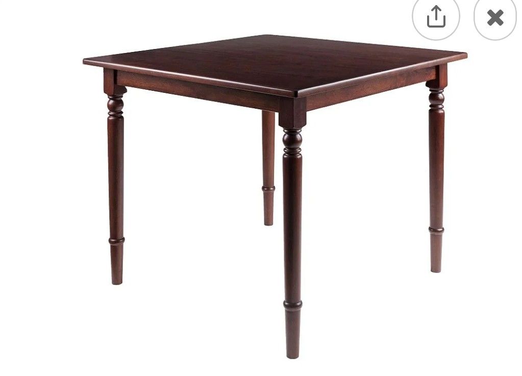 The elegantly turned legs and smooth rounded corners of the Mornay Table call up memories of warm family dinners around the country dining table. And 