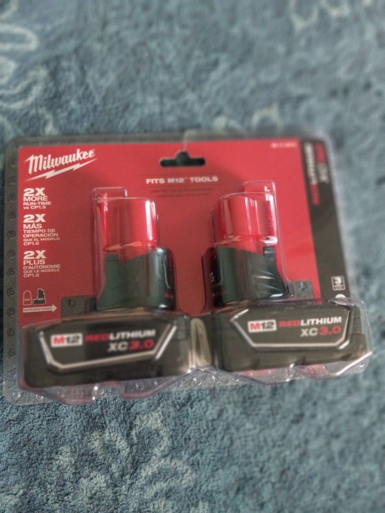 Milwaukee M12 12-Volt Lithium-Ion XC Extended Capacity 3.0 Ah Battery 