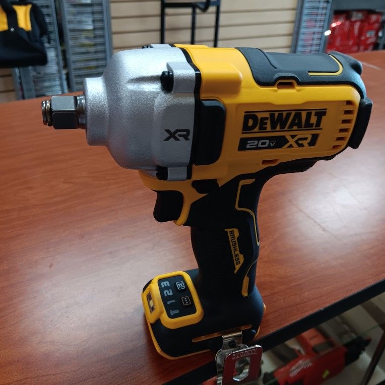 Dewalt new 1/2" Mid Impact wrench 20v Brushless- nuevo