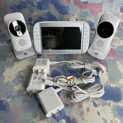 Motorola Video Baby Monitor with 2 Cameras - Tested