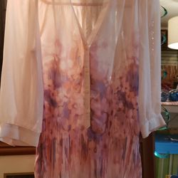 Ladies Small Lauren Conrad Tunic Blouse With 3/4 Sleeves And Unique Hem Line