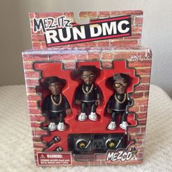 Run-DMC Mezco Mez-Itz toy figure 2002 Black TracksuitsNRFP NEW80s hip hop DJ hw1