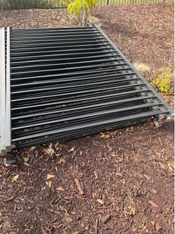 Aluminum fence panels 5 ft x 7.5 ft - (7 panel)