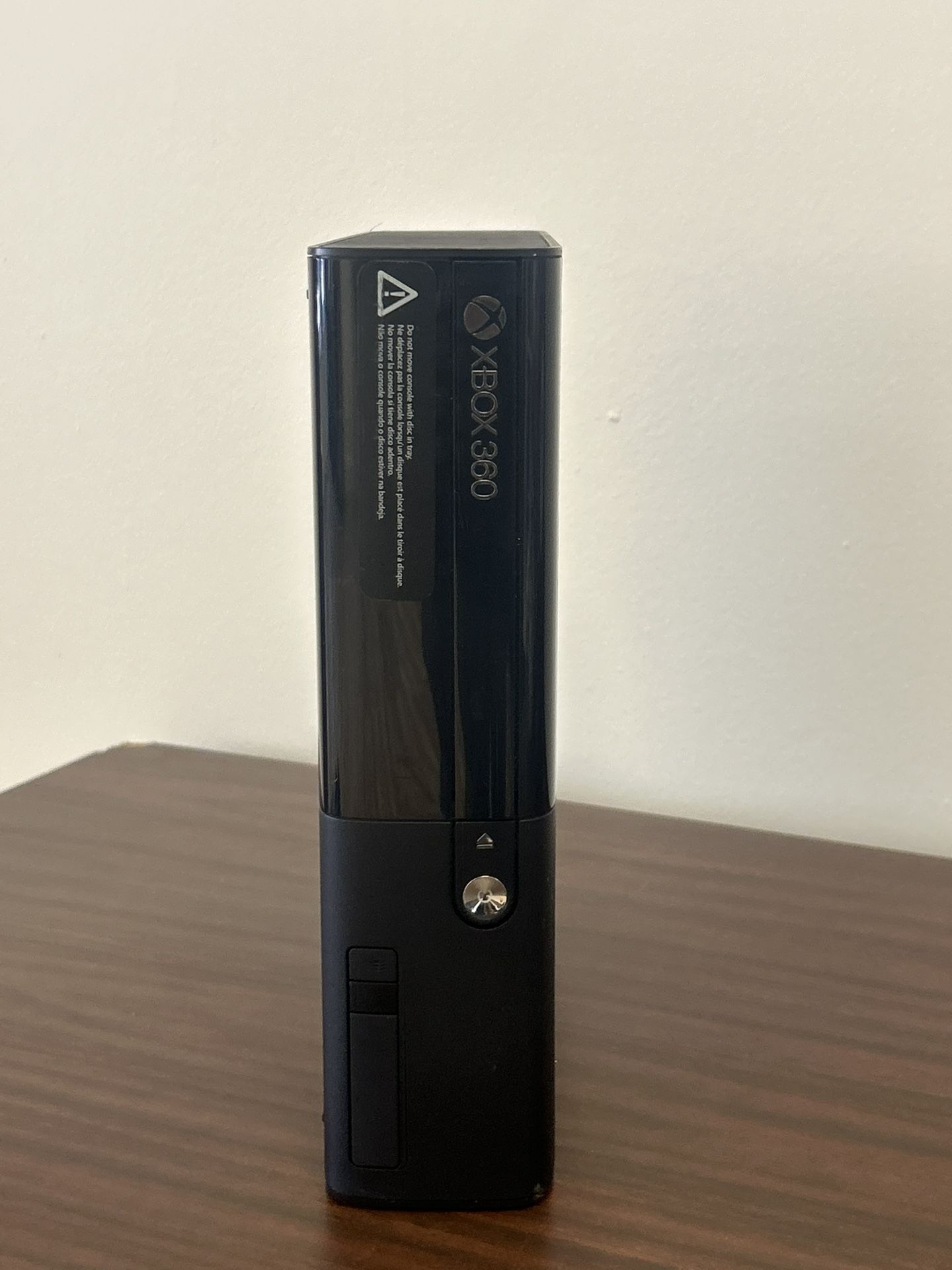 FOR SALE – Xbox 360 Fully tested and in great condition!