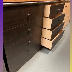 8 drawers dresser / Eight drawers dresser