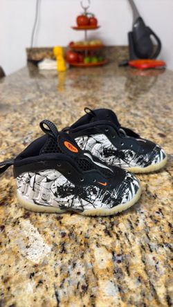 Nike Foamposite Shattered Size 6C