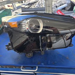2020- 2024 Mazda Cx30 Right Headlight