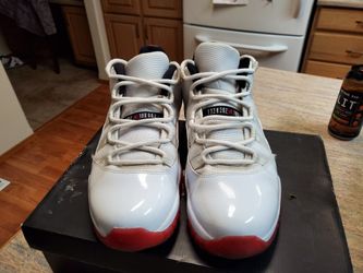 Jordan Retro 11 low White/Red Size 14 VNDS