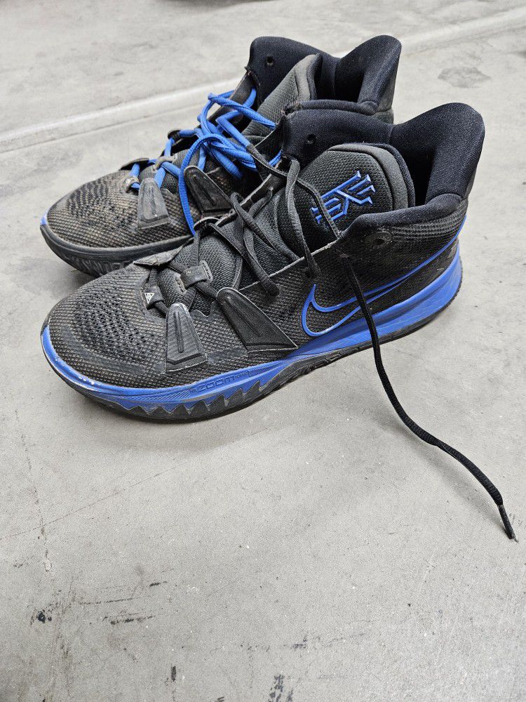 Nike Kyries Basketball Shoes