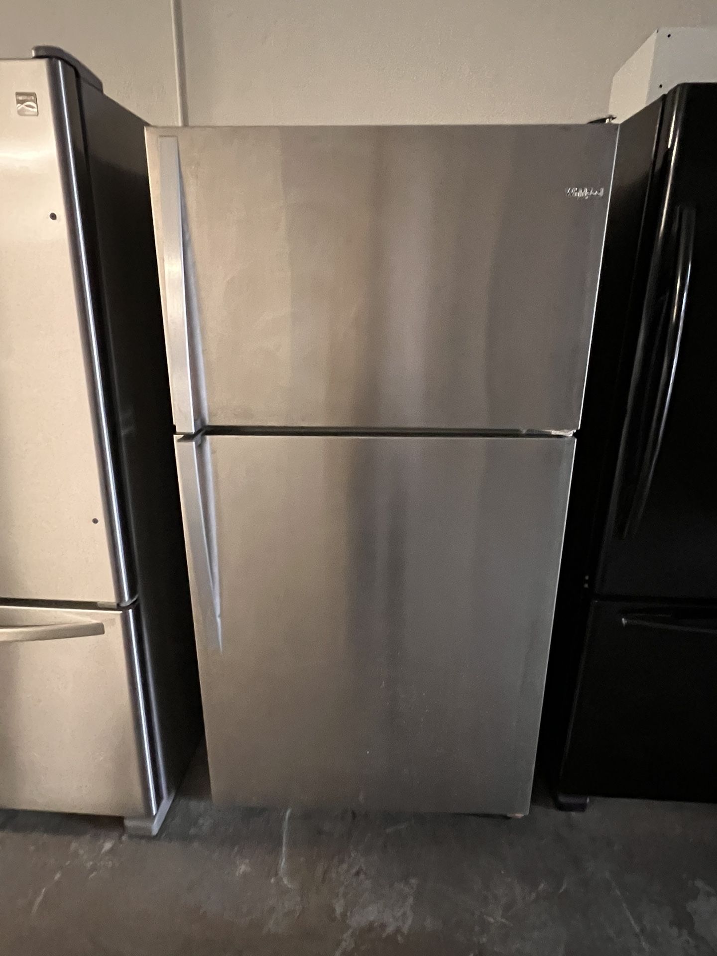 Whirlpool Used Top Freezer Refrigerator Clean Working