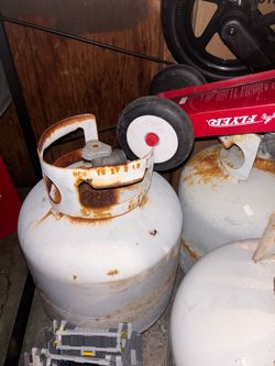 2 Propane Tanks Used