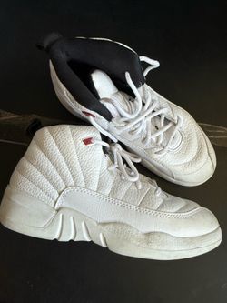 Boys Jordan’s shoes size 2.5 youth