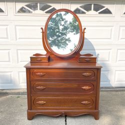Davis Cabinet Co Lillian Russell Dresser w/ Mirror