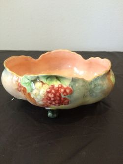 Footed pottery hand-painted grapes design