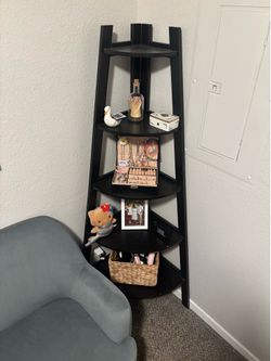 MODERN BLACK CORNER SHELF