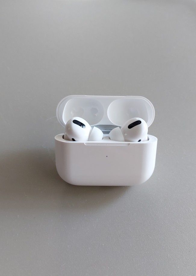 Wireless earbuds