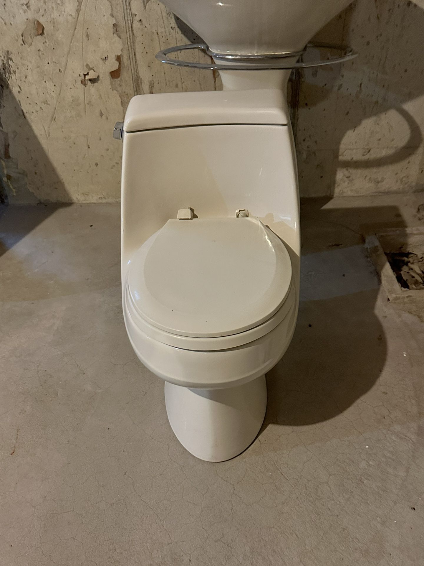 Kohler 1 Piece Toilet 1000 Toilet for Sale in Lake Forest, IL OfferUp
