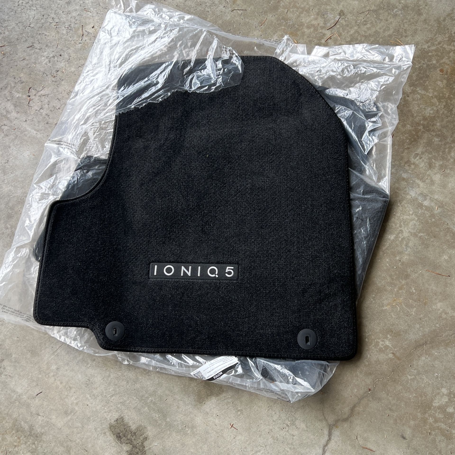 Hyundai Ioniq 5- Brand New Floor Mats 