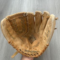 Easton Glove