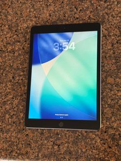 Apple iPad 8th Gen 10.2in 128GB Gray Wi-Fi + 4G Unlocked Tablet