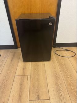 Dorm refrigerator