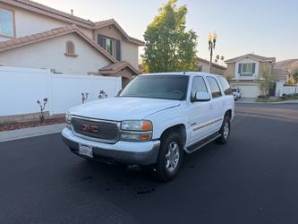 GMC Yukon XL Full-Size SUV White