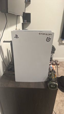 PlayStation 5 - 2 controllers- cables- headset