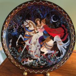 Royal Porcelain Collector's Plate (Thailand)